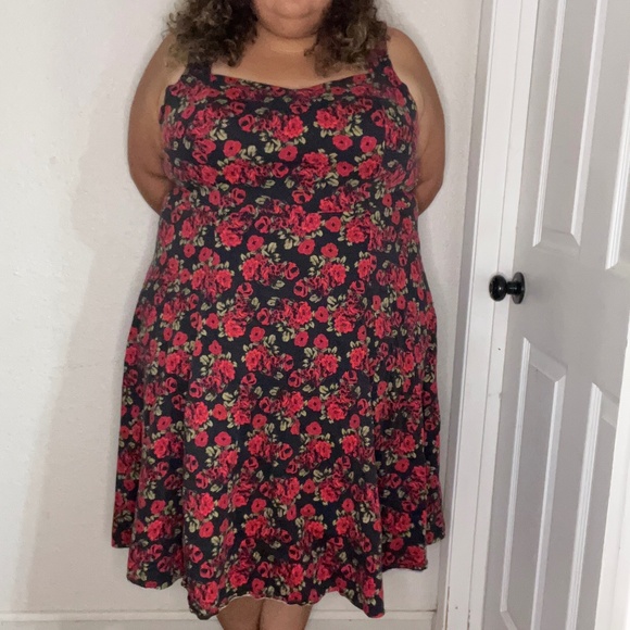 Retro Beautiful Black and Red Rose dress - Picture 1 of 7